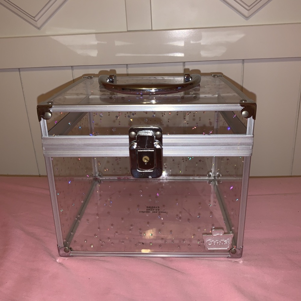 Caboodles Clear w/ Stars Case